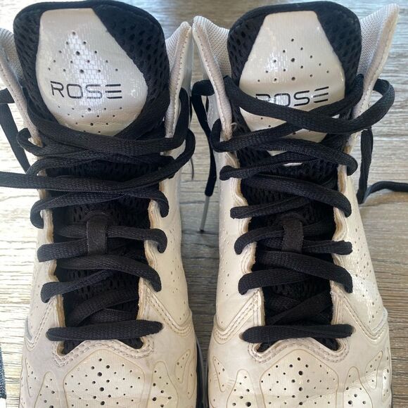 Derrick Rose BasketBAll Shoes  - Picture 1 of 9